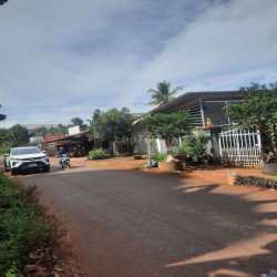 Nhà ngay Chùa Phật Quốc Vạn Thành