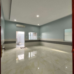 Nhà phường 7 195 m²