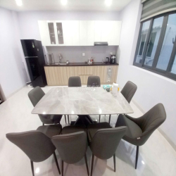 Cho thuê nhà mới xây Phạm Hùng, Q8: 5x20m, 3 tầng, có thang máy
