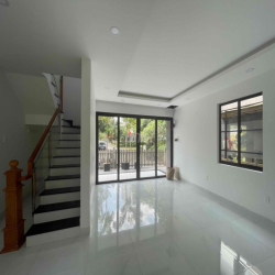 Chính chủ cho thuê biệt thự Valora sân vườn 3 PN - *** - Phúc