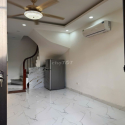 Cho thuê nhà 25m2 x 4,5 Đủ Đồ  – Ngõ 140 Trung Phụng Văn Miếu, Hà Nội