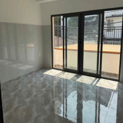 🏦 Nhà mới NC mặt tiền đường Thống Nhất P10