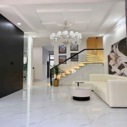 NHÀ TRỆT LẦU - HẺM 67 HÙNG VƯƠNG