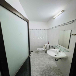 CHO THUÊ MT NGUYỄN VĂN SĂNG: 4 x 13 M đúc 1 trệt , 1 lửng ,1 lầu 