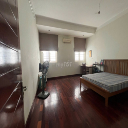Mặt ngõ kinh doanh ôtô ra vào phố Liễu Giai, DT 100m2, MT 5m, giá 4xtr