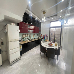 Cho thuê Nhà 3 tầng đủ đồ đẹp ở ngõ 437 Đà Nẵng