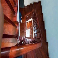 nhà ngõ 33 văn cao 75m x5T giá 20tr.th