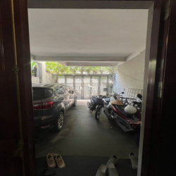 Mặt ngõ kinh doanh ôtô ra vào phố Liễu Giai, DT 100m2, MT 5m, giá 4xtr