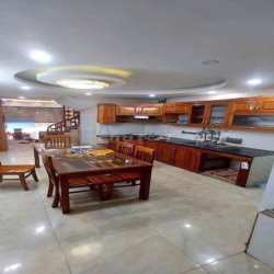 nhà ngõ 33 văn cao 75m x5T giá 20tr.th