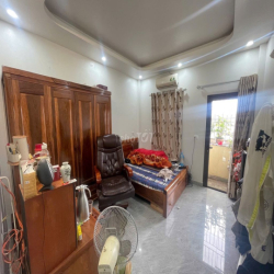 Cho thuê Nhà 3 tầng đủ đồ đẹp ở ngõ 437 Đà Nẵng