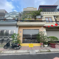 Cho thuê Nhà 3 tầng đủ đồ đẹp ở ngõ 437 Đà Nẵng