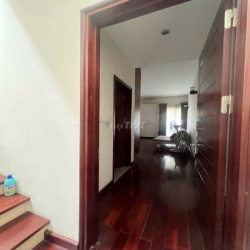 Mặt ngõ kinh doanh ôtô ra vào phố Liễu Giai, DT 100m2, MT 5m, giá 4xtr