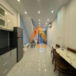 HÀNG TỐT GIÁ RẺ NHÀ PHỐ 2PN THẢO ĐIỀN CÓ SÂN CHILL ĐƯỜNG Ô TÔ CHỈ 22CÁ