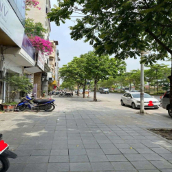 10tr/tháng nhà Mặt Phố Cổ Linh 80mx4T Văn Phòng, ở, kinh doanh