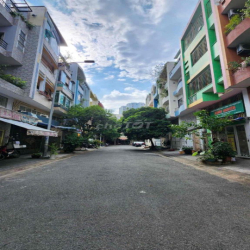 Nhà nguyễn xí 64m hẻm xe hơi 12 triệu tháng