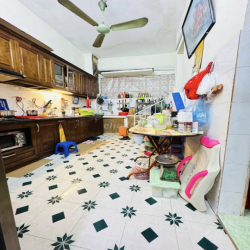 GIÁ ĐẦU TƯ -SIÊU HIẾM PHỐ BẠCH MAI - LÔ GÓC -MẶT NGÕ -60M RA MẶT PHỐ 