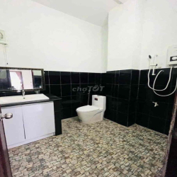 CHO THUÊ NHÀ: TRỆT 1 LẦU - FULL NỘI THẤT XỊN - KDC NAM LONG,  __ -- GI