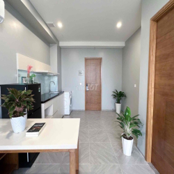 1 phòng ngủ ban công , studio cửa sổ trung tâm gần Lotte