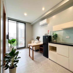 1 phòng ngủ ban công , studio cửa sổ trung tâm gần Lotte