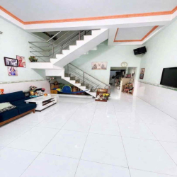 NHÀ PHỐ 4.5M x 12M ĐÚC 2 TẤM HẺM NHỰA 5M . ĐƯỜNG LÂM THỊ HỐ . Q12