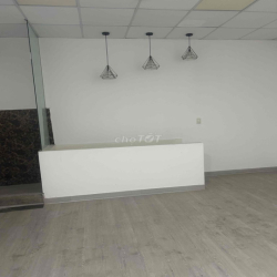 CHO THUÊ NHÀ NGUYÊN CĂN QUẬN 1 MẶT TIỀN