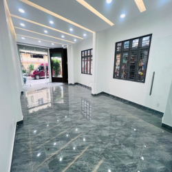 Cho Thuê Nhà Gócc 2MT Cù Lao Q.PN 5.5 x 15m 4Tầng Giá Thuê 50tr/th TL