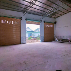 Xưởng  300 m2 Mới Xây - Gác Lửng - Bà Điểm Hóc Môn