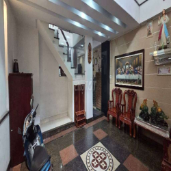 cần cho thuê biệt thự đường đông xoài DT:12x17 trệt 3 lầu st