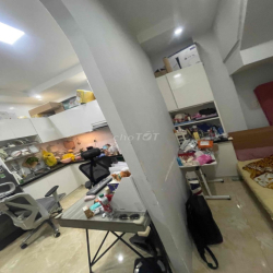 Phòng tách bếp full nội thất khu trung tâm