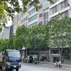 Chính chủ cho thuê 2 sàn tầng 3+4 (300m2) tòa nhà mặt phố mặt tiền 10m