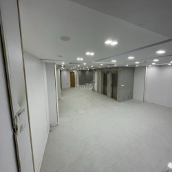 Chính chủ cho thuê 2 sàn tầng 3+4 (300m2) tòa nhà mặt phố mặt tiền 10m