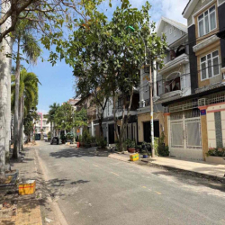 Cho thuê biệt thự full nội thất đg số 32 khu tên lửa sát Aeon