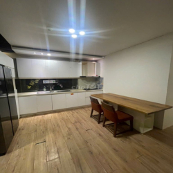 Cho thuê phòng giá rẻ trong chung cư Đức Khải