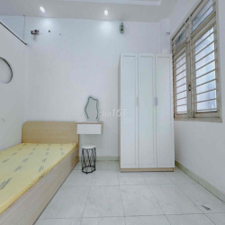 Cho thuê căn hộ studio tách bếp balcon full nt gần CV Lê Thị Riêng Q10