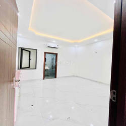 Nhà DT 250m2 1Trệt 1Lừng 3Lầu 5Pn 5Wc Sân Thượng, cho làm CHDV