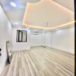 Nhà DT 250m2 1Trệt 1Lừng 3Lầu 5Pn 5Wc Sân Thượng, cho làm CHDV