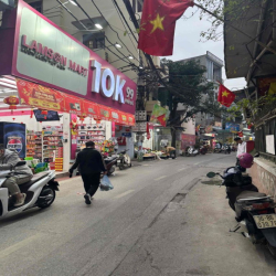 nhà kinh doanh, DT 100m2 thông , rộng 7,6; dài 14m, xe tải, 2  mặt