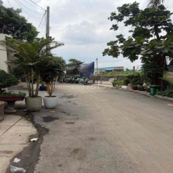 nhà cho thuê nguyên căn đường xe tải rộng rãi cầu an lộc q12