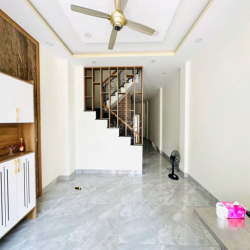 NHÀ 1/ XE TẢI VỊ TRÍ ĐẸP_DT 5x25M_TRỆT 3 LẦU_4PN 5WC_QUANG TRUNG P8_
