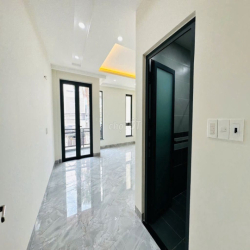NHÀ 1/ XE TẢI VỊ TRÍ ĐẸP_DT 5x25M_TRỆT 3 LẦU_4PN 5WC_QUANG TRUNG P8_