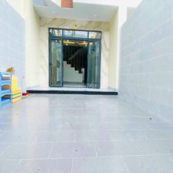 NHÀ 1/ XE TẢI VỊ TRÍ ĐẸP_DT 5x25M_TRỆT 3 LẦU_4PN 5WC_QUANG TRUNG P8_
