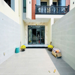NHÀ 1/ XE TẢI VỊ TRÍ ĐẸP_DT 5x25M_TRỆT 3 LẦU_4PN 5WC_QUANG TRUNG P8_