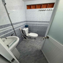 Cho thuê nhà hẻm xe hơi Hiệp Thành, Q12. 5,5m x 10m,1tr,2lầu.4pn,4wc