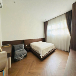 Biệt thự đơn lập Mỹ Văn 300m2, có hồ cá koi, nội thất cực đẹp, ở liền