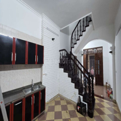 Xuân La - Cho thuê nhà 4 tầng 42m2