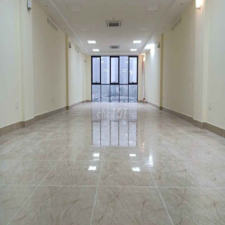 Chính chủ. cho thuê sàn văn phòng 135m2 tại Trần Vĩ,Mai dịch,Cầu Giấy