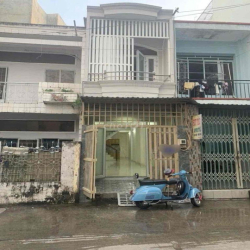 Cho thuê nhà hẻm xe tải đường Cộng Hoà 3x17 nở hậu 6m 4pn 2wc