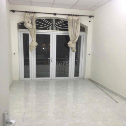 Cho thuê nhà hẻm xe tải đường Cộng Hoà 3x17 nở hậu 6m 4pn 2wc