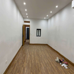 Cho thuê nhà,100m2,  3 tầng kinh doanh văn phòng, khách sạn, lớp học
