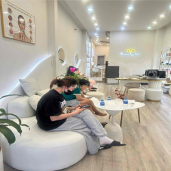 SANG SPA ĐẸP + NHIỀU MÁY CÔNG NGHỆ GIÁ TRỊ  GIÁ RẺ LẮM CHỈ 120 tr